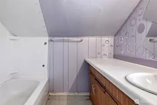 11653 Glendale Way S, Seattle, WA 98168 - Photo 23
