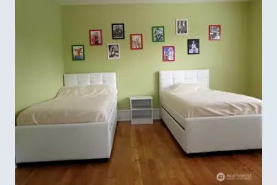 1921 44 Avenue SW, Seattle, WA 98116 - Photo 9