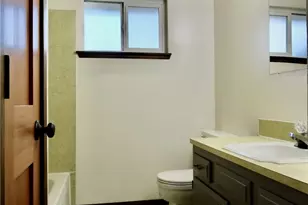 1305 Hollis St, Bremerton, WA 98310 - Photo 9