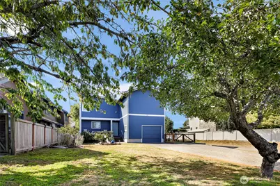 2402 Sunlight Beach Road, Clinton, WA 98236 - Photo 27