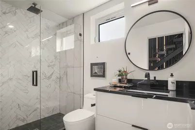 755 Hayes Street, Seattle, WA 98109 - Photo 15