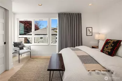 755 Hayes Street, Seattle, WA 98109 - Photo 15