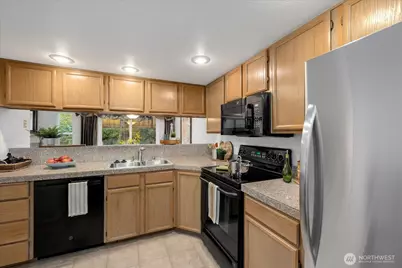 15907 NE 40th Way #32A, Redmond, WA 98052 - Photo 11