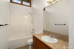 1905 NE 125th St, Seattle, WA 98125 - Photo 17