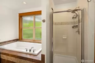1905 NE 125th St, Seattle, WA 98125 - Photo 13