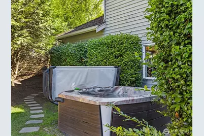 2441 278th Court SE, Sammamish, WA 98075 - Photo 35