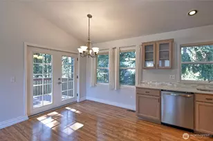 5726 East Dr, Everett, WA 98203 - Photo 5