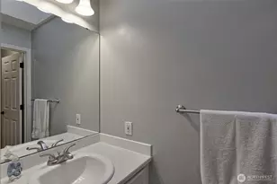 5726 East Dr, Everett, WA 98203 - Photo 9