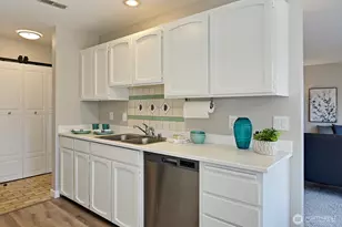 4120 212th St SW, Mountlake Terrace, WA 98043 - Photo 5