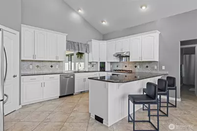 10111 252nd Street E, Graham, WA 98338 - Photo 3