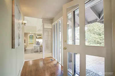 243 140th Avenue NE, Bellevue, WA 98005 - Photo 5