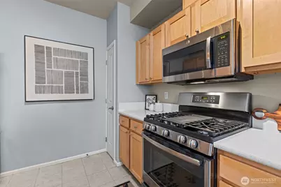 560 225th Lane NE #B202, Sammamish, WA 98074 - Photo 9