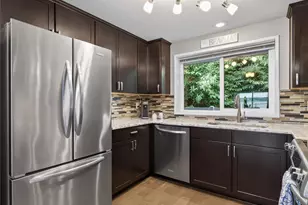 10203 47th Ave SW, Seattle, WA 98146 - Photo 11