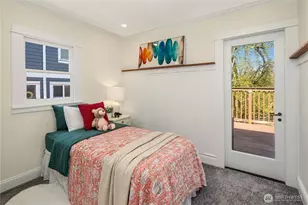 324 NE 54th St, Seattle, WA 98105 - Photo 13