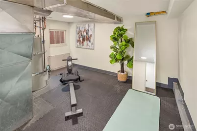 324 NE 54th Street, Seattle, WA 98105 - Photo 19