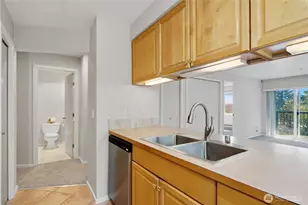 12345 Roosevelt Way NE, Seattle, WA 98125 - Photo 7