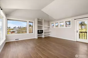 911 NE Leach St, Coupeville, WA 98239 - Photo 11