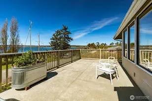 911 NE Leach St, Coupeville, WA 98239 - Photo 3