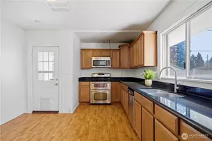 116 NE 133rd St, Seattle, WA 98125 - Photo 9