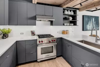 305 Lee Street, Seattle, WA 98109 - Photo 7