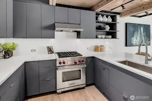 305 Lee St, Seattle, WA 98109 - Photo 7