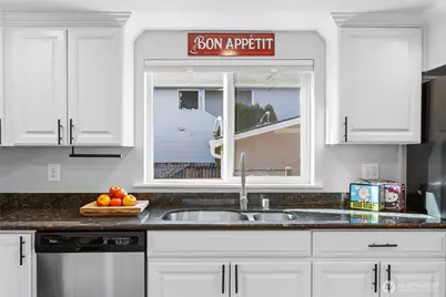 350 Meadow Avenue N, Renton, WA 98057 - Photo 11