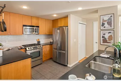 76 Cedar Street #609, Seattle, WA 98121 - Photo 7