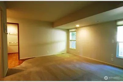 930 130th Avenue NE, Bellevue, WA 98005 - Photo 13