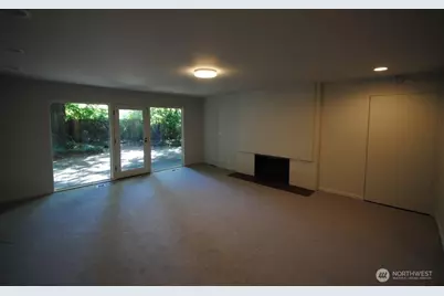 930 130th Avenue NE, Bellevue, WA 98005 - Photo 31