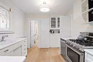 9701 Roosevelt Way NE, Seattle, WA 98115 - Photo 15