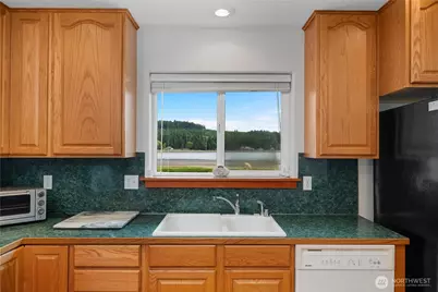 730 E North Bay Road, Allyn, WA 98524 - Photo 11