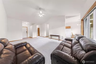 1305 Boon Street #213, Sumas, WA 98295 - Photo 5