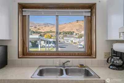 1608 N Western #27, Wenatchee, WA 98801 - Photo 5