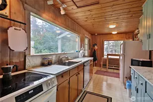 2712 N Bluff Rd, Greenbank, WA 98253 - Photo 13