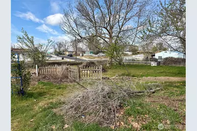 9917 NE Highland Dr, Moses Lake, WA 98837 - Photo 7