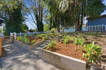 2098 NE Sunrise Drive, Bremerton, WA 98310 - Photo 17