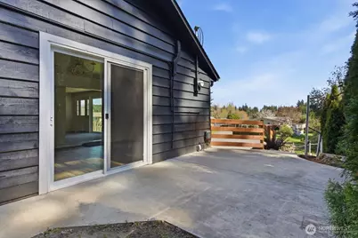 2098 NE Sunrise Drive, Bremerton, WA 98310 - Photo 9