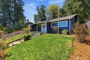 2098 NE Sunrise Dr, Bremerton, WA 98310 - Photo 7