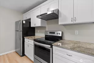 9815 Holly Dr, Everett, WA 98204 - Photo 11