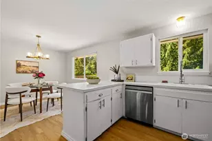 8021 181st Pl SW, Edmonds, WA 98026 - Photo 17