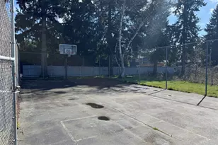 8823 Holly Dr, Everett, WA 98208 - Photo 19