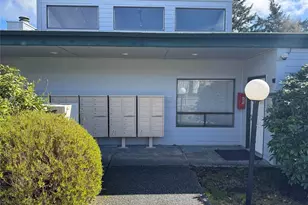 8823 Holly Dr, Everett, WA 98208 - Photo 21