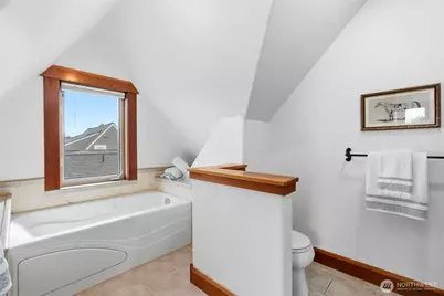 4418 Eastern Avenue N, Seattle, WA 98103 - Photo 11