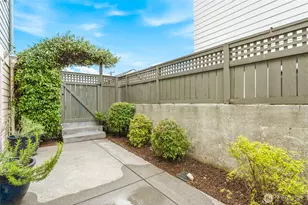 4414 Eastern Ave N, Seattle, WA 98103 - Photo 17