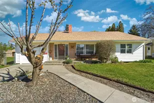 310 W 5th St, Waitsburg, WA 99361 - Photo 1