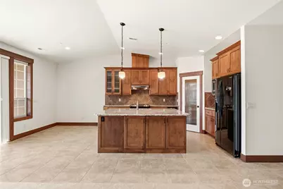 1051 N Baker Avenue #B203, East Wenatchee, WA 98802 - Photo 11