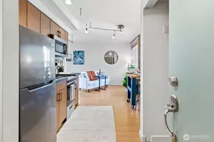 905 Cherry St, Seattle, WA 98104 - Photo 3