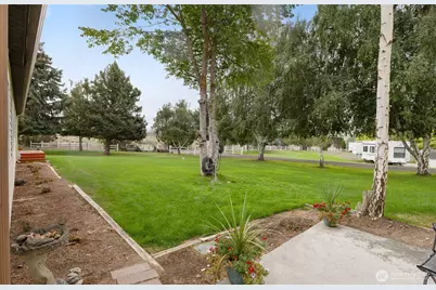 7472 Road F SE #8, Othello, WA 99344 - Photo 29