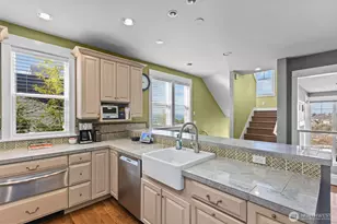 2200 11th Ave W, Seattle, WA 98119 - Photo 13