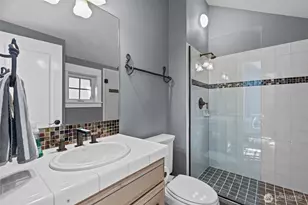 2200 11th Ave W, Seattle, WA 98119 - Photo 27